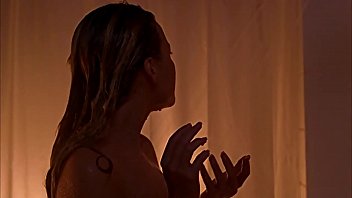 Tania Saulnier: Sexy Shower Girl (Shower Scene) - Smallville (French)
