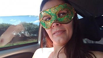 Casada Raquel Exibida gostosa se masturbando na estrada