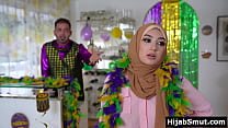 Modest muslim gril sucks her boyfriend for first time